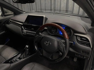 Внедорожник Toyota C-HR 2018 года, 1810000 рублей, Красноярск