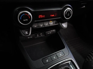 Хетчбэк Kia Rio X-Line 2018 года, 1524000 рублей, Воронеж