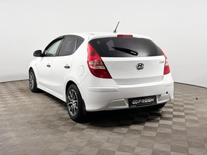 Хетчбэк Hyundai i30 2010 года, 699900 рублей, Казань