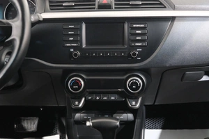 Хетчбэк Kia Rio X-Line 2019 года, 1619000 рублей, Омск