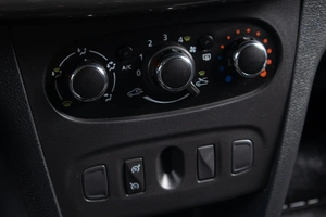 Хетчбэк Renault Sandero 2018 года, 1099000 рублей, Оренбург