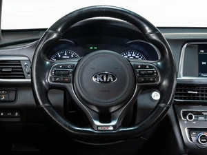 Седан Kia Optima 2016 года, 2015000 рублей, Ставрополь