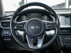 Седан Kia Optima 2019 года, 1680000 рублей, Ставрополь
