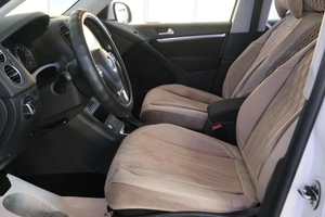 Внедорожник Volkswagen Tiguan 2012 года, 1439000 рублей, Омск