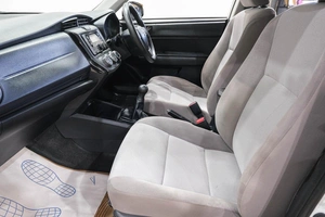 Седан Toyota Corolla Axio 2016 года, 1219000 рублей, Новокузнецк