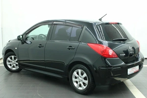 Хетчбэк Nissan Tiida 2011 года, 845000 рублей, Красноярск