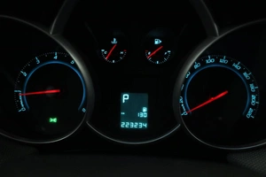 Седан Chevrolet Cruze 2014 года, 995000 рублей, Курск