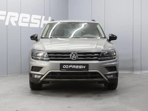 Внедорожник Volkswagen Tiguan 2018 года, 2160000 рублей, Омск