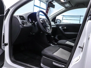 Седан Volkswagen Polo 2014 года, 905000 рублей, Красноярск