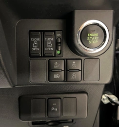 Минивэн Toyota Roomy 2019 года, 1088000 рублей, Красноярск
