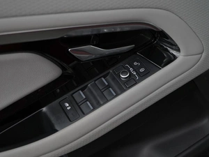 Внедорожник Land Rover Range Rover Evoque 2020 года, 3650000 рублей, Москва