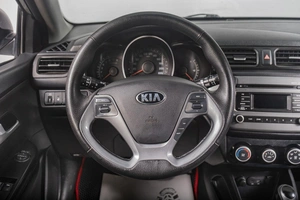 Седан Kia Rio 2016 года, 779000 рублей, Томск