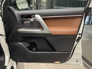 Внедорожник Toyota Land Cruiser 2014 года, 3750000 рублей, Красноярск