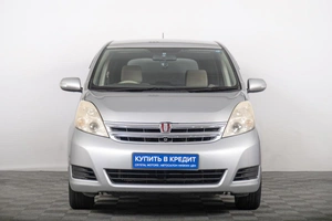 Минивэн Toyota Isis 2009 года, 1229000 рублей, Томск
