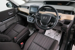 Минивэн Honda Freed 2017 года, 1499000 рублей, Красноярск