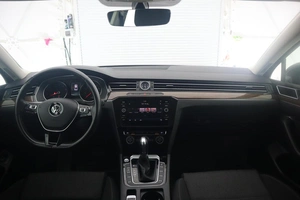 Седан Volkswagen Passat 2018 года, 2020000 рублей, Орёл