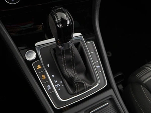 Универсал Volkswagen Golf 2018 года, 1993097 рублей, Москва