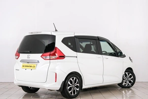 Минивэн Honda Freed 2016 года, 1699000 рублей, Красноярск