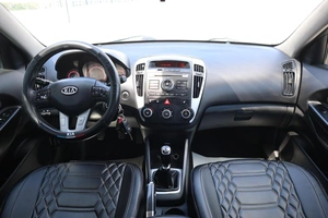 Купе Kia Ceed 2010 года, 710000 рублей, Мирное