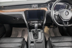Седан Volkswagen Passat 2017 года, 2049000 рублей, Барнаул