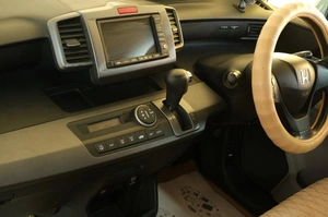 Минивэн Honda Freed 2010 года, 1049000 рублей, Омск