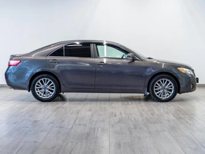 Седан Toyota Camry 2010 года, 1399000 рублей, Саратов