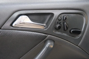 Хетчбэк Mercedes-benz C-класс 2002 года, 729000 рублей, Омск