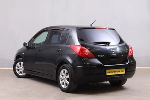 Хетчбэк Nissan Tiida 2011 года, 819000 рублей, Новосибирск