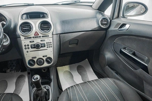 Хетчбэк Opel Corsa 2006 года, 299000 рублей, Барнаул