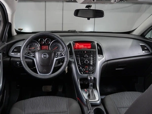 Хетчбэк Opel Astra GTC 2012 года, 840000 рублей, Тюмень