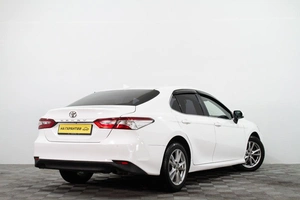 Седан Toyota Camry 2019 года, 1539000 рублей, Сургут