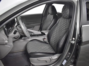 Седан Hyundai Elantra 2021 года, 1980200 рублей, Казань