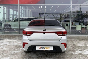 Седан Kia Rio 2020 года, 840000 рублей, Солонцы