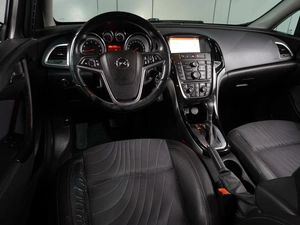 Седан Opel Astra 2014 года, 999000 рублей, Воронеж