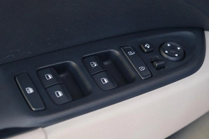 Внедорожник Hyundai Venue 2021 года, 2199000 рублей, Омск