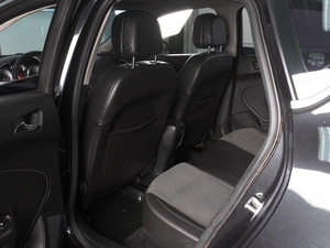 Хетчбэк Opel Astra 2011 года, 998000 рублей, Минеральные Воды