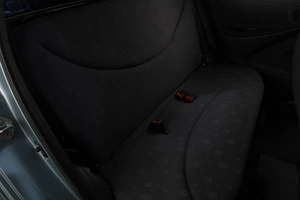 Хетчбэк Toyota Vitz 2001 года, 379000 рублей, Челябинск