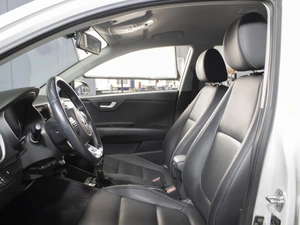 Внедорожник Kia Stonic 2020 года, 1850000 рублей, Омск