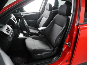 Седан Opel Astra 2012 года, 849000 рублей, Воронеж