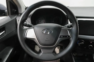 Седан Hyundai Solaris 2017 года, 929000 рублей, Новокузнецк