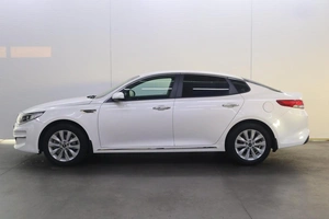 Седан Kia Optima 2017 года, 1800000 рублей, Брянск