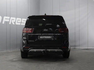 Минивэн Kia Carnival 2018 года, 2300000 рублей, Омск