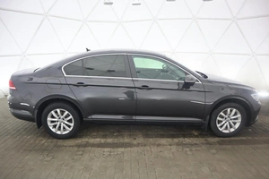 Седан Volkswagen Passat 2018 года, 2020000 рублей, Орёл