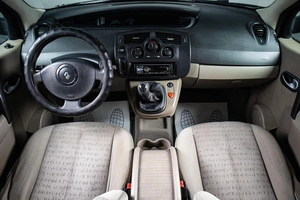 Минивэн Renault Scenic 2006 года, 429000 рублей, Сургут