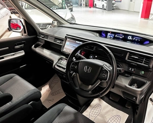 Минивэн Honda Stepwgn 2015 года, 1897000 рублей, Красноярск