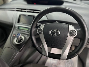 Лифтбек Toyota Prius 2011 года, 999000 рублей, Красноярск