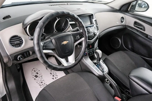 Седан Chevrolet Cruze 2011 года, 749000 рублей, Красноярск