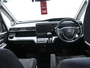Минивэн Honda Stepwgn 2021 года, 2750000 рублей, Красноярск