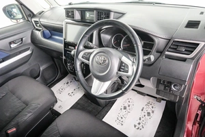 Хетчбэк Toyota Tank 2017 года, 1169000 рублей, Красноярск