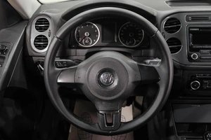 Внедорожник Volkswagen Tiguan 2011 года, 849000 рублей, Новокузнецк